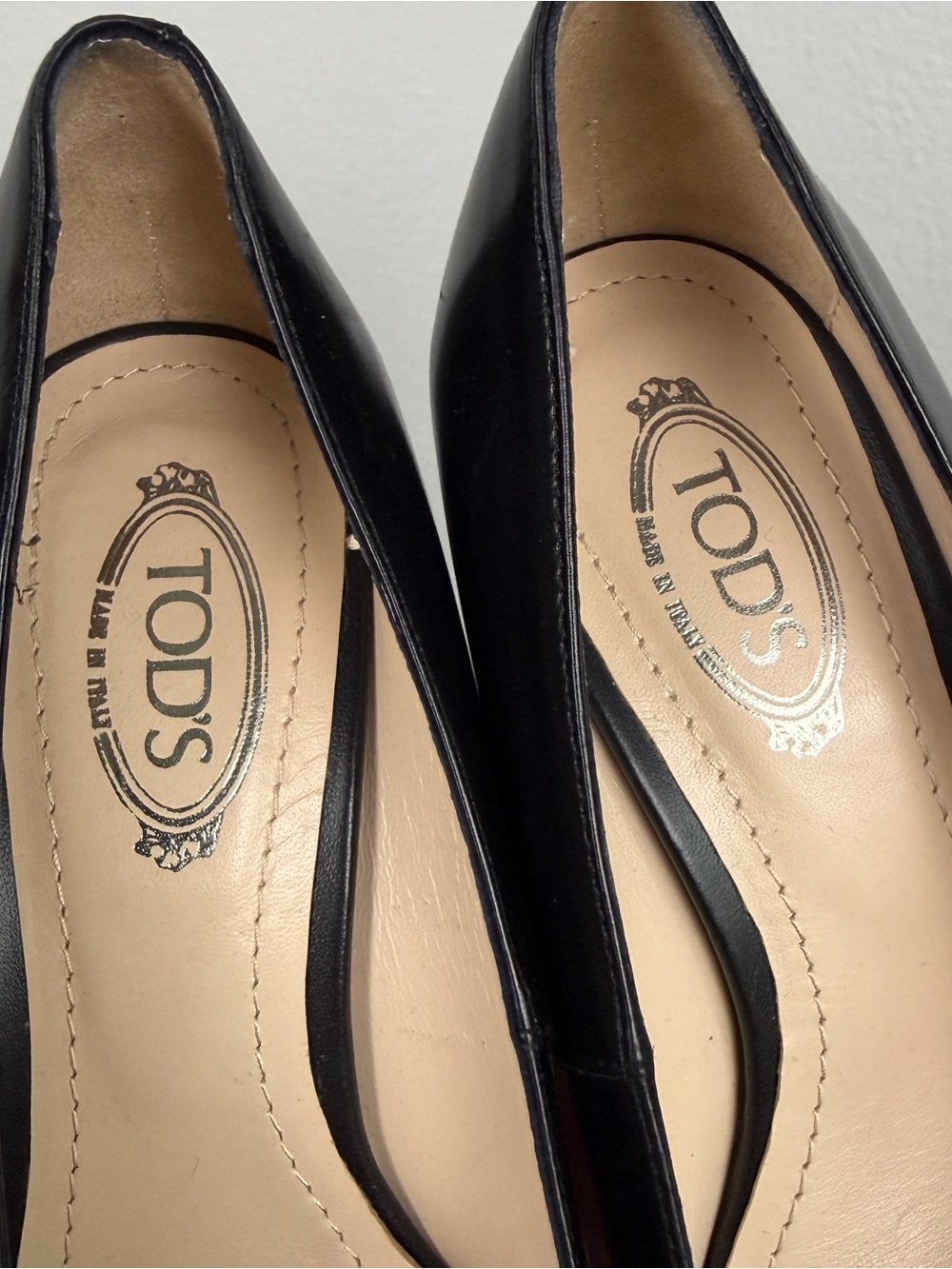 TOD’S 2024 Black Leather Round Toe Classic Pumps - Picture 7 of 8